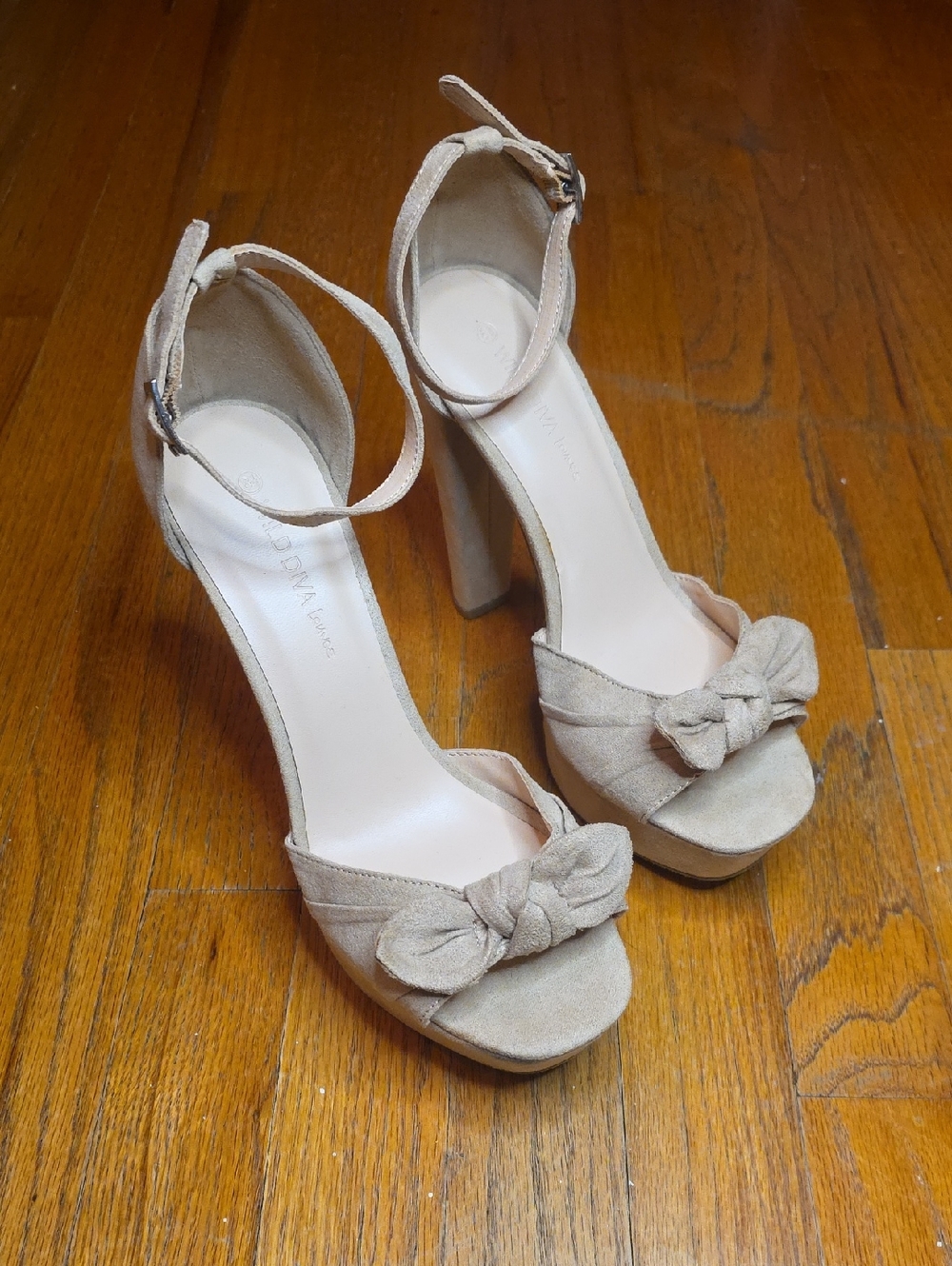 Wild Diva Lounge Tan Suede Ankle Strap Chunky Heels